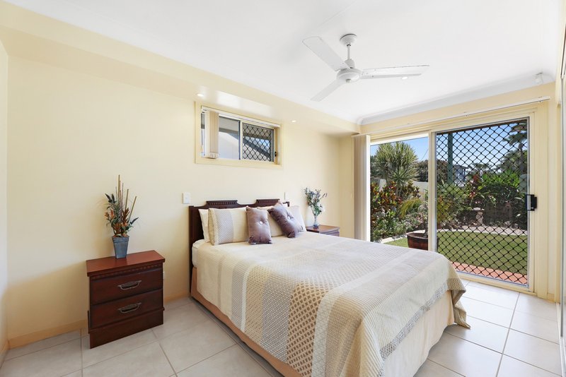 Photo - 150 Monaco Street, Broadbeach Waters QLD 4218 - Image 12