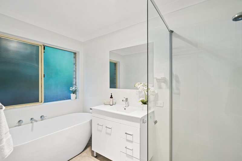 Photo - 1/50 Riviera Avenue, Terrigal NSW 2260 - Image 11
