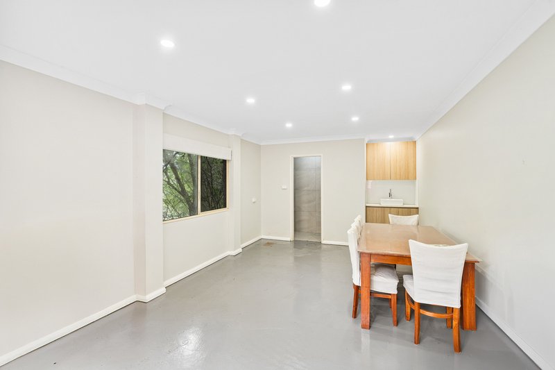 Photo - 1/50 Riviera Avenue, Terrigal NSW 2260 - Image 12