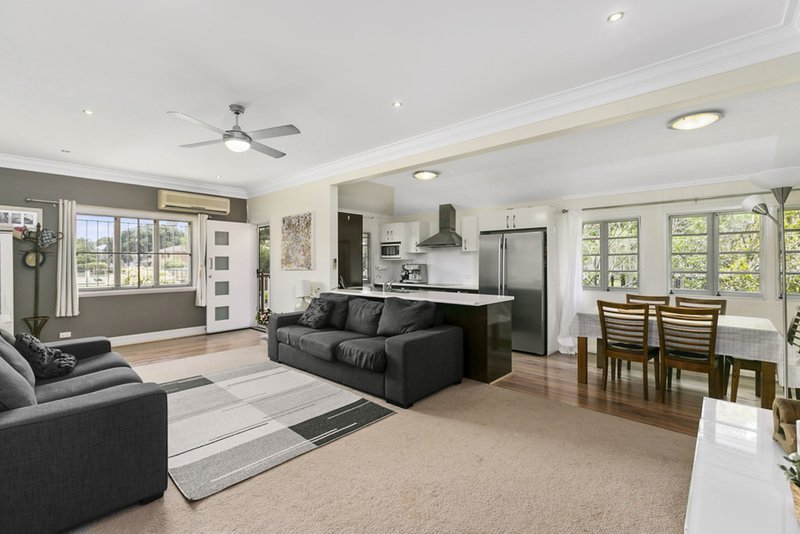 Photo - 150 School Road, Yeronga QLD 4104 - Image 2