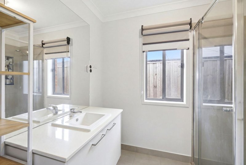 Photo - 150 Stonehill Drive, Maddingley VIC 3340 - Image 7