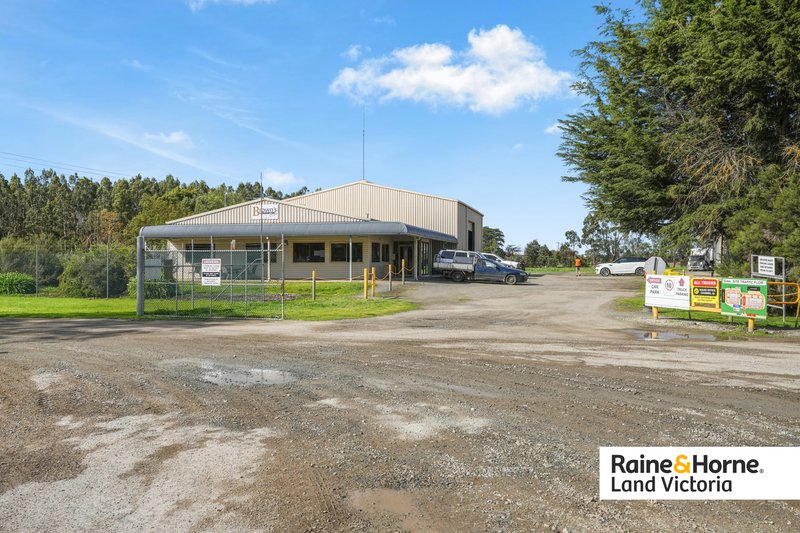 Photo - 150 Sybella Avenue, Koo Wee Rup VIC 3981 - Image 6