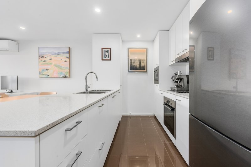 Photo - 150/10 Ipima Street, Braddon ACT 2612 - Image 8