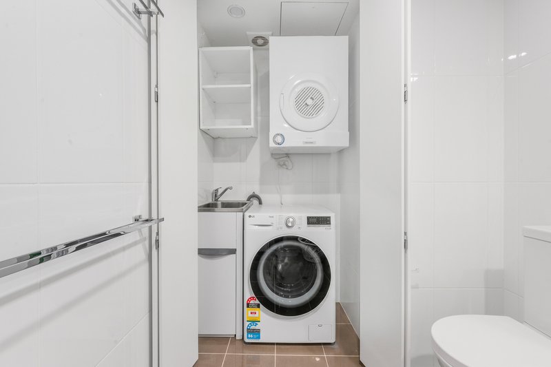 Photo - 150/10 Ipima Street, Braddon ACT 2612 - Image 23