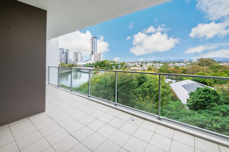 Photo - 1501/33 T E Peters Drive, Broadbeach Waters QLD 4218 - Image 6