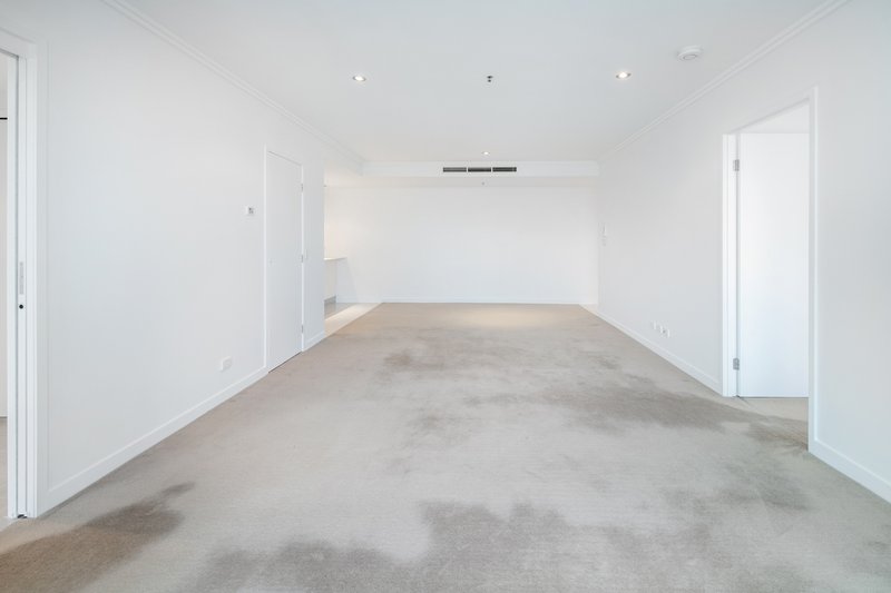 Photo - 1501/33 T E Peters Drive, Broadbeach Waters QLD 4218 - Image 34