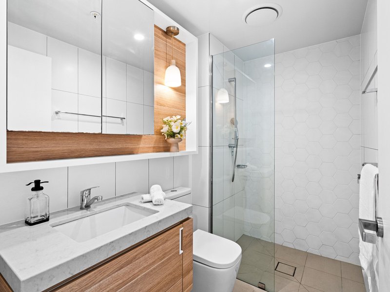 Photo - 1502/17 Deshon Street, Woolloongabba QLD 4102 - Image 9