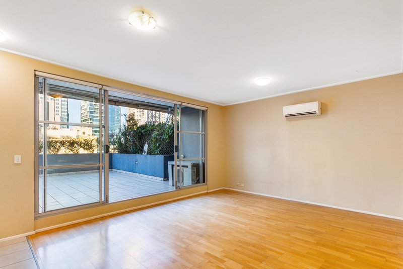 Photo - 1502/355 Kent Street, Sydney NSW 2000 - Image 5