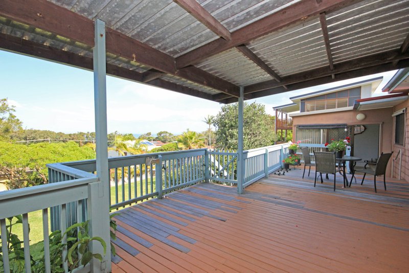 Photo - 1504 Ocean Drive, Lake Cathie NSW 2445 - Image 4