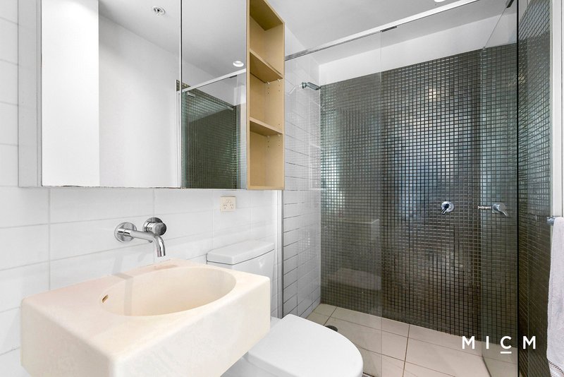 Photo - 1504/33 Mackenzie Street, Melbourne VIC 3000 - Image 7