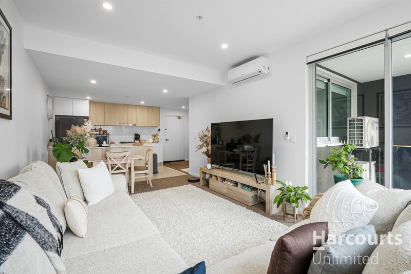 Photo - 1504/5 Second Avenue, Blacktown NSW 2148 - Image 3