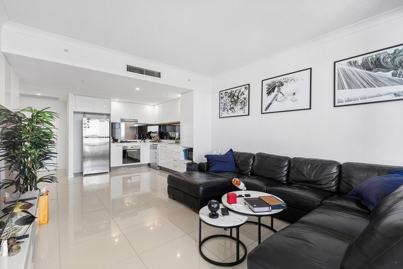 Photo - 1506/5 Harbourside Court, Biggera Waters QLD 4216 - Image 10