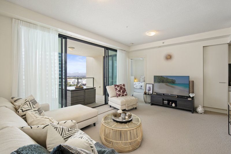 Photo - 1507/2685-2689 Gold Coast Highway, Broadbeach QLD 4218 - Image 9