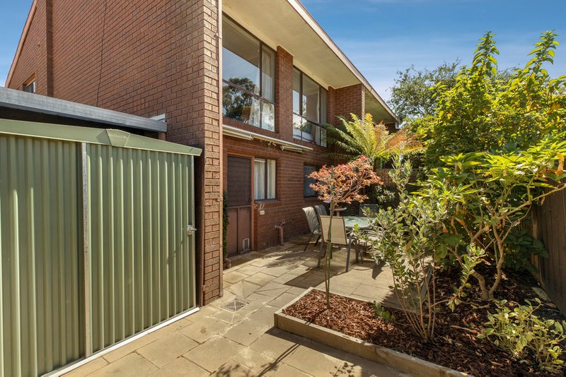 Photo - 15/1-3 Connolly Crescent, Bayswater North VIC 3153 - Image 9