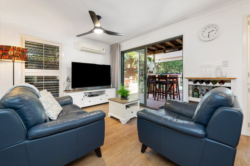 Photo - 1/51-55 Daniells Street, Carina QLD 4152 - Image 6