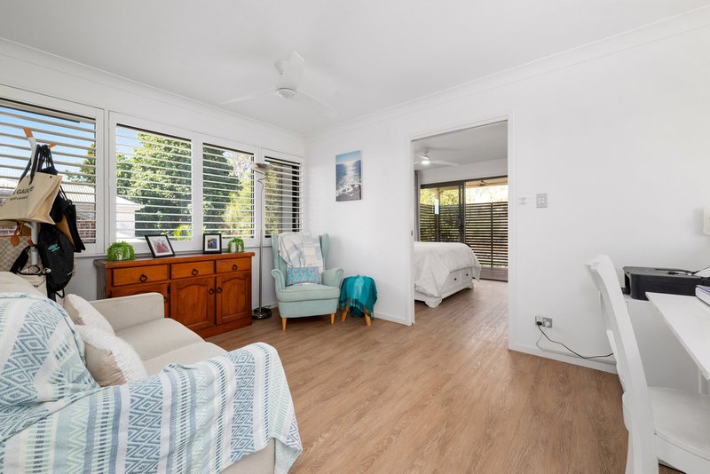 Photo - 1/51-55 Daniells Street, Carina QLD 4152 - Image 16