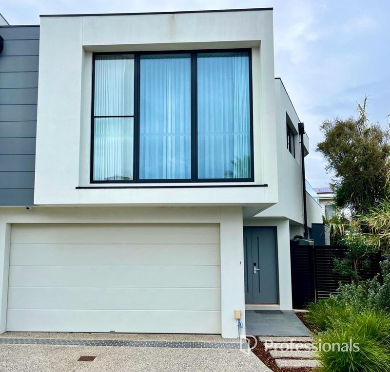 Photo - 1/51 Beach Road, Mentone VIC 3194 - Image 3