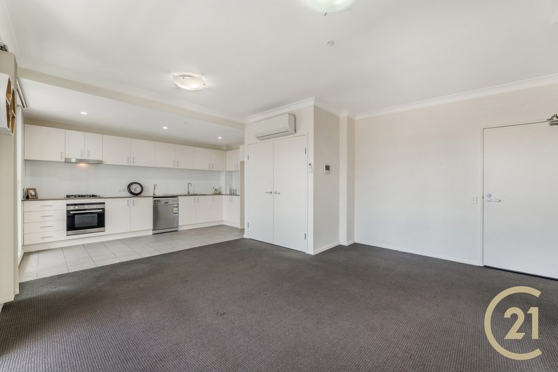 Photo - 15/1 Browne Parade, Warwick Farm NSW 2170 - Image 2