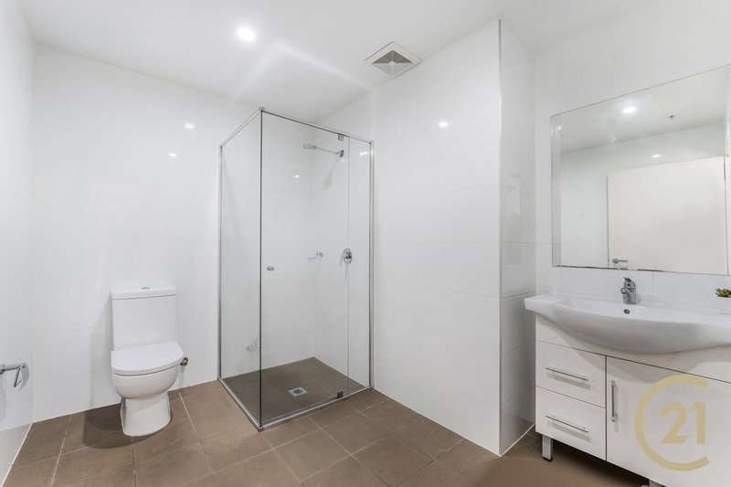 Photo - 15/1 Browne Parade, Warwick Farm NSW 2170 - Image 6