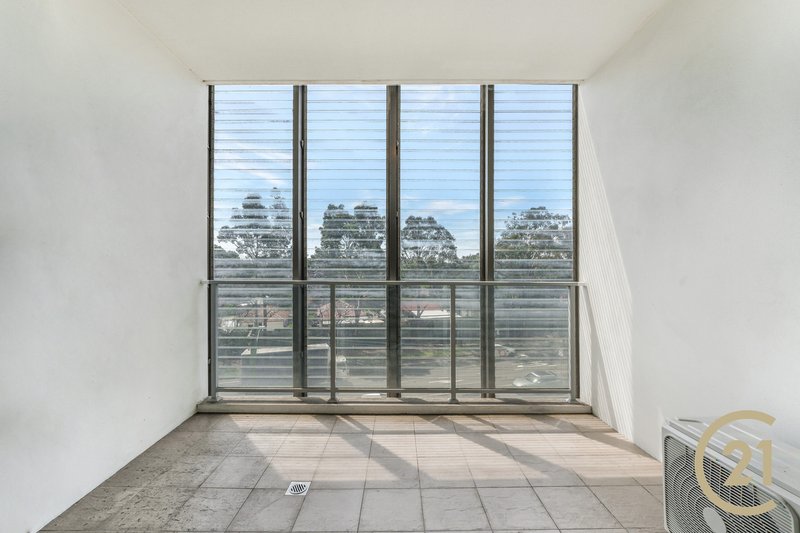 Photo - 15/1 Browne Parade, Warwick Farm NSW 2170 - Image 7