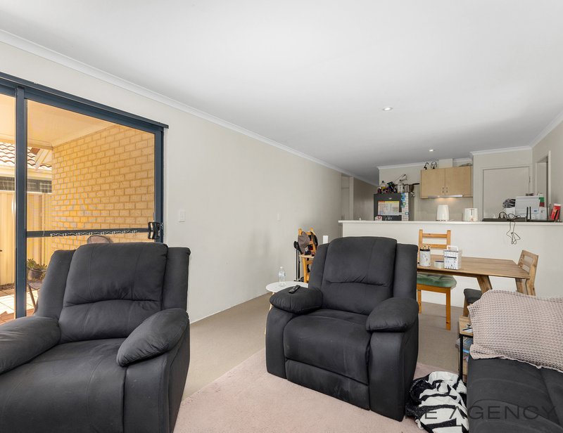 Photo - 15/1 Coojong Link, Success WA 6164 - Image 12