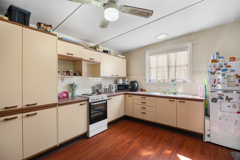 Photo - 151 Deakin Street, Kurri Kurri NSW 2327 - Image 3