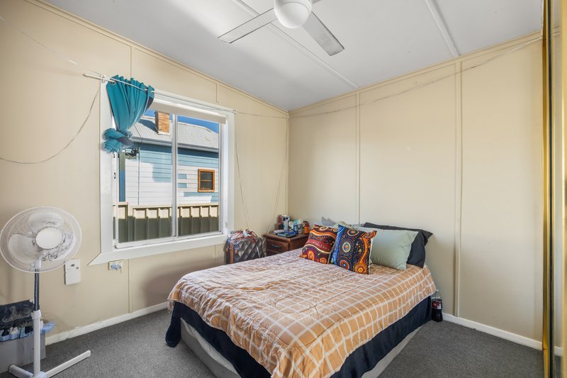 Photo - 151 Deakin Street, Kurri Kurri NSW 2327 - Image 6