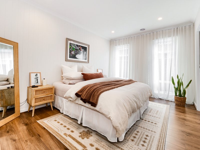 Photo - 151 Elmslie Drive, Cranbourne East VIC 3977 - Image 9