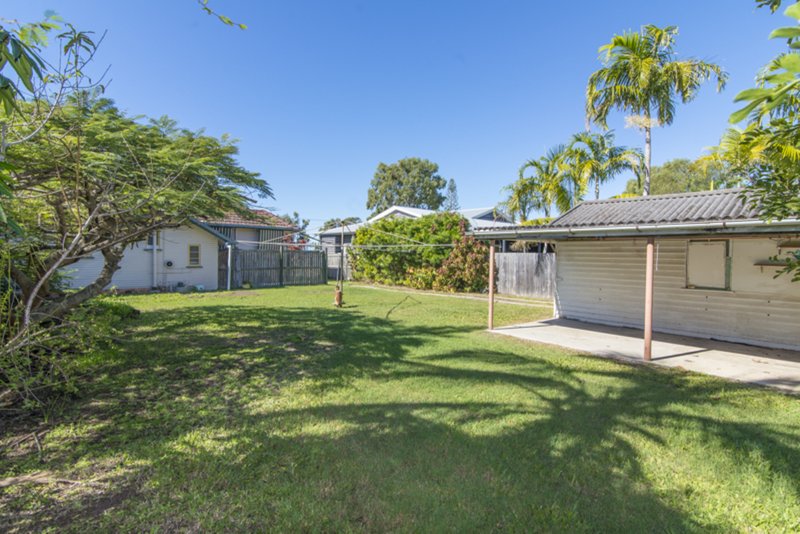 Photo - 151 Esplanade , Point Vernon QLD 4655 - Image 13