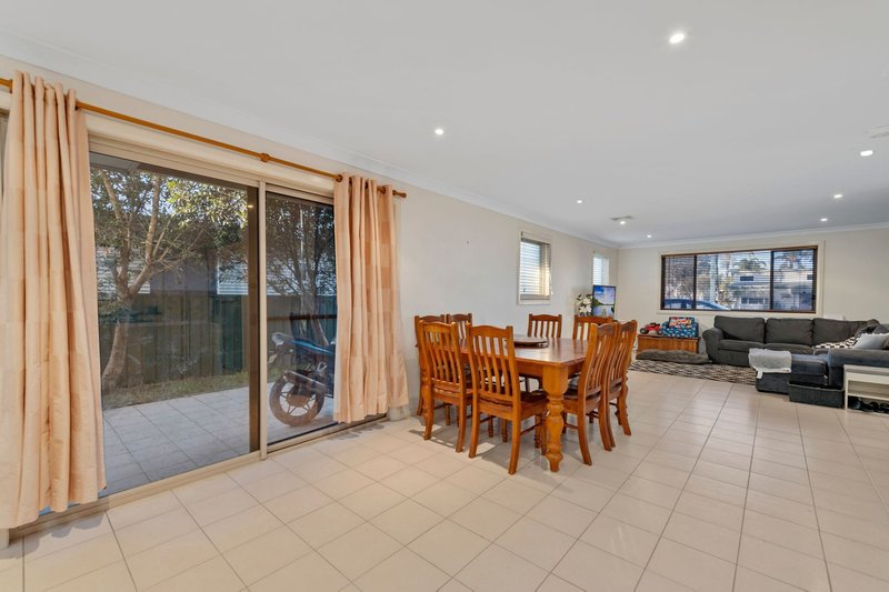 Photo - 1/51 Flinders Avenue, Killarney Vale NSW 2261 - Image 2