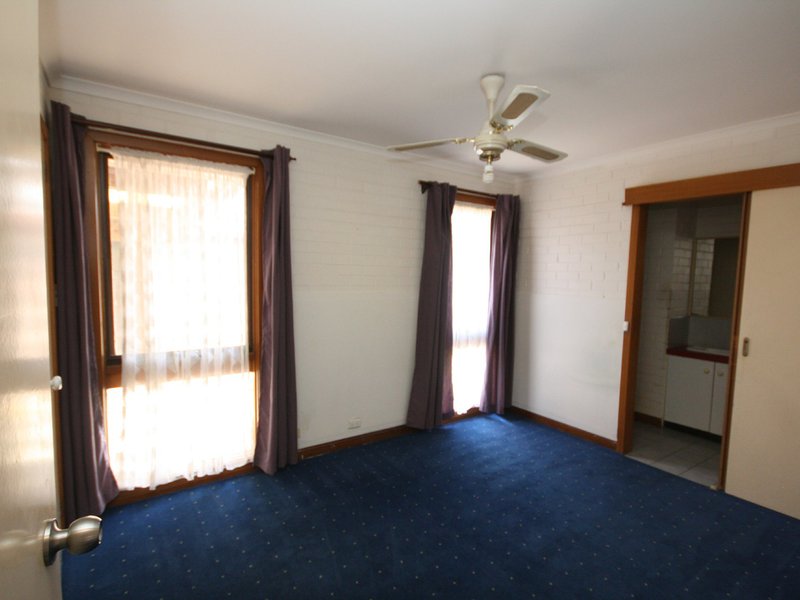 Photo - 151 Fordholm Road, Hampton Park VIC 3976 - Image 5
