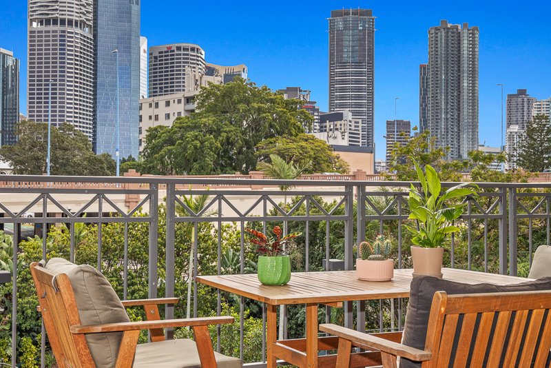 Photo - 15/1 Goodwin Street, Kangaroo Point QLD 4169 - Image 5