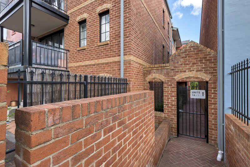 Photo - 15/1 Ijong Street, Braddon ACT 2612 - Image 12