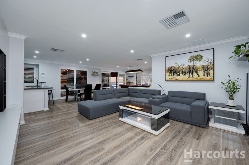 Photo - 151 Nicholas Road, Hocking WA 6065 - Image 2