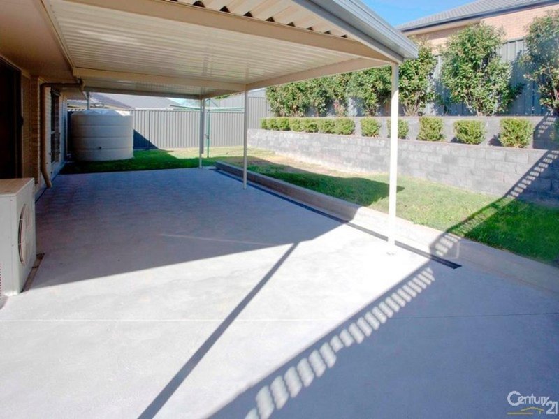 Photo - 151 Northlakes Drive, Cameron Park NSW 2285 - Image 4