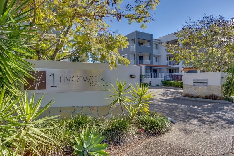 Photo - 15/1 Riverwalk Avenue, Robina QLD 4226 - Image 14