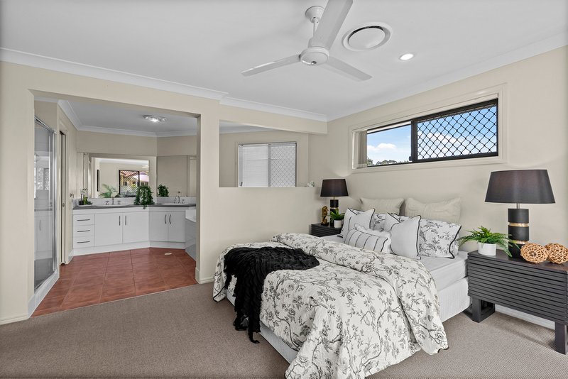 Photo - 151 Saturn Crescent, Bridgeman Downs QLD 4035 - Image 10
