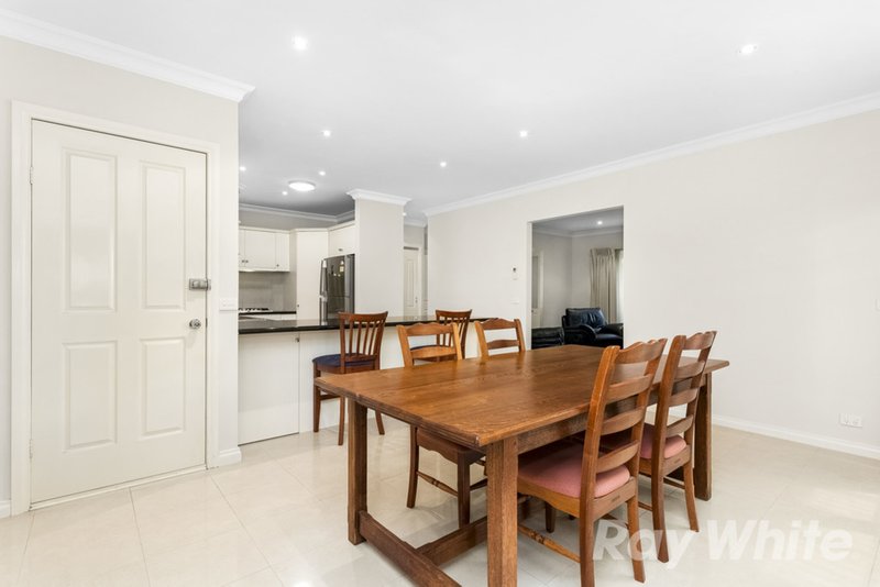 Photo - 1/51 Summit Crescent, Glen Waverley VIC 3150 - Image 3