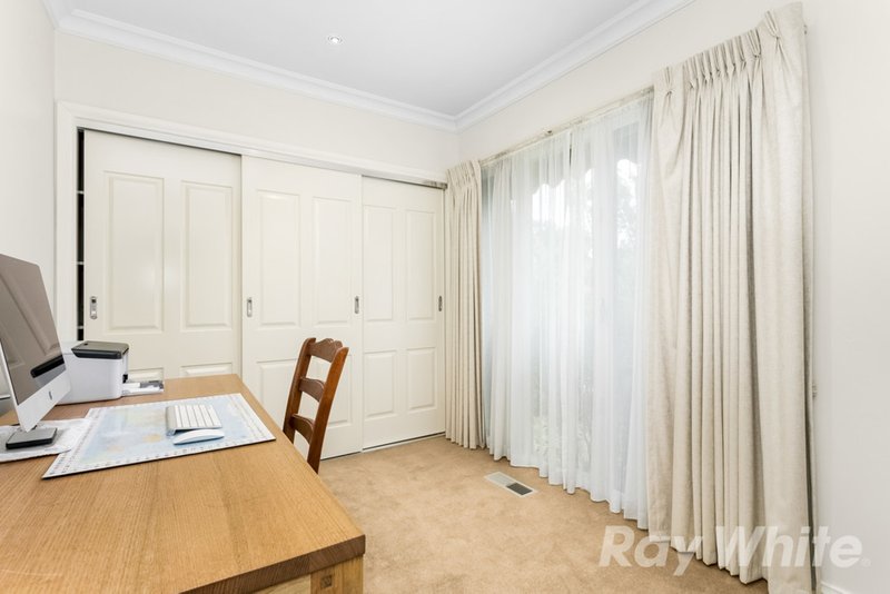 Photo - 1/51 Summit Crescent, Glen Waverley VIC 3150 - Image 7