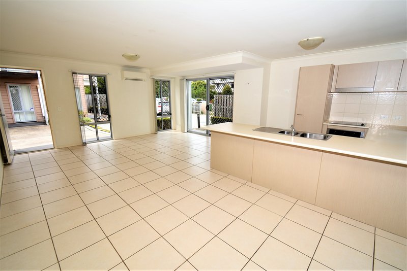 Photo - 15/10 David Street, Burpengary QLD 4505 - Image 4