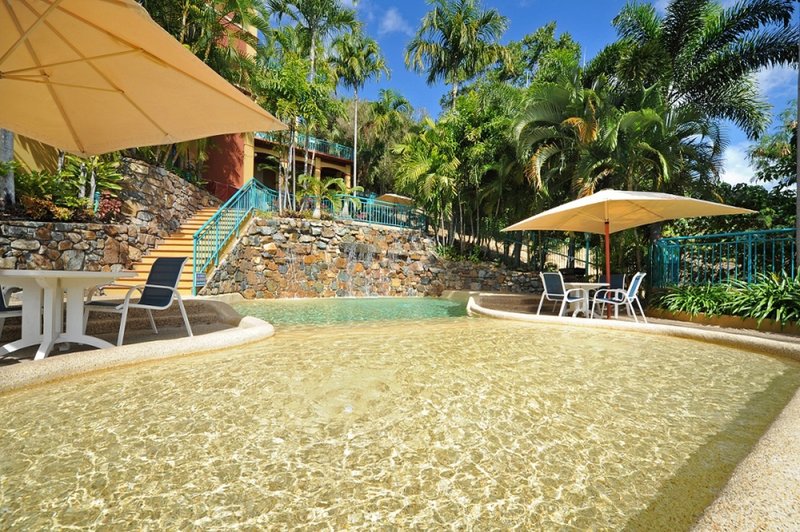 Photo - 15/10 Golden Orchid Drive, Airlie Beach QLD 4802 - Image 6