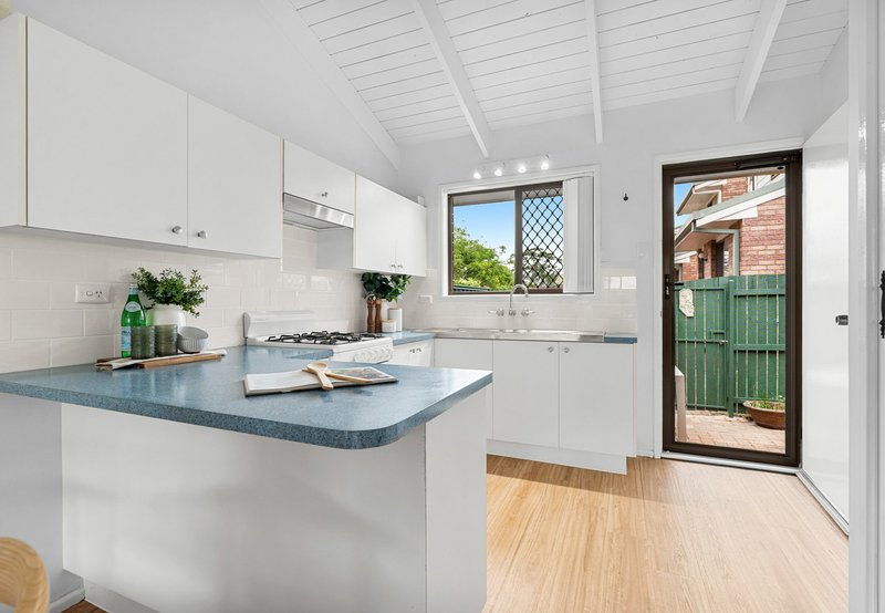 Photo - 15/10 Palara Street, Rochedale South QLD 4123 - Image 2