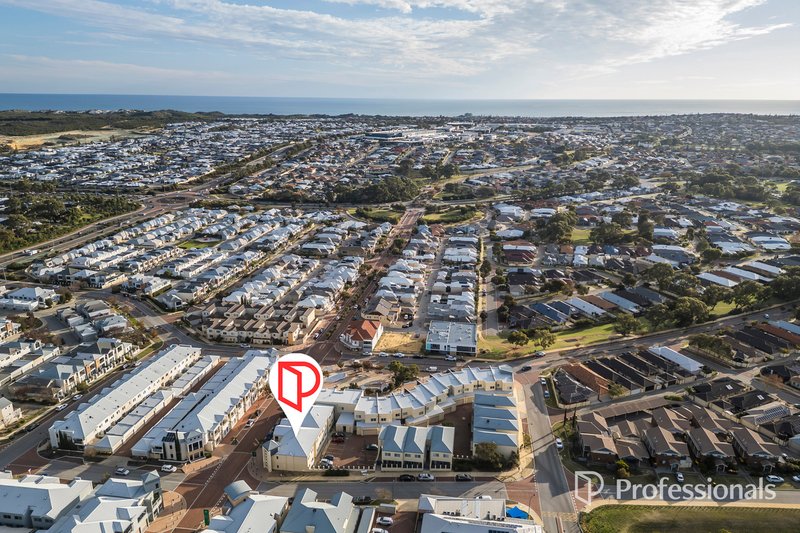 Photo - 15/10 Pavonia Link, Clarkson WA 6030 - Image 1