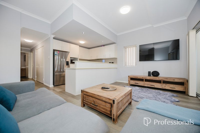 Photo - 15/10 Pavonia Link, Clarkson WA 6030 - Image 2