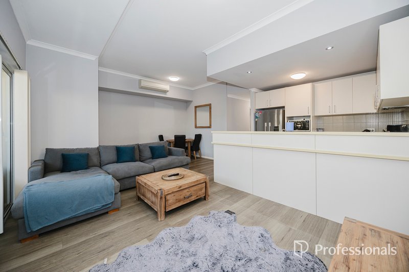 Photo - 15/10 Pavonia Link, Clarkson WA 6030 - Image 3