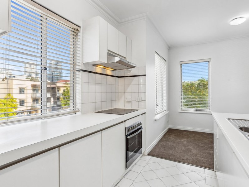 Photo - 15/102 Goderich Street, East Perth WA 6004 - Image 6