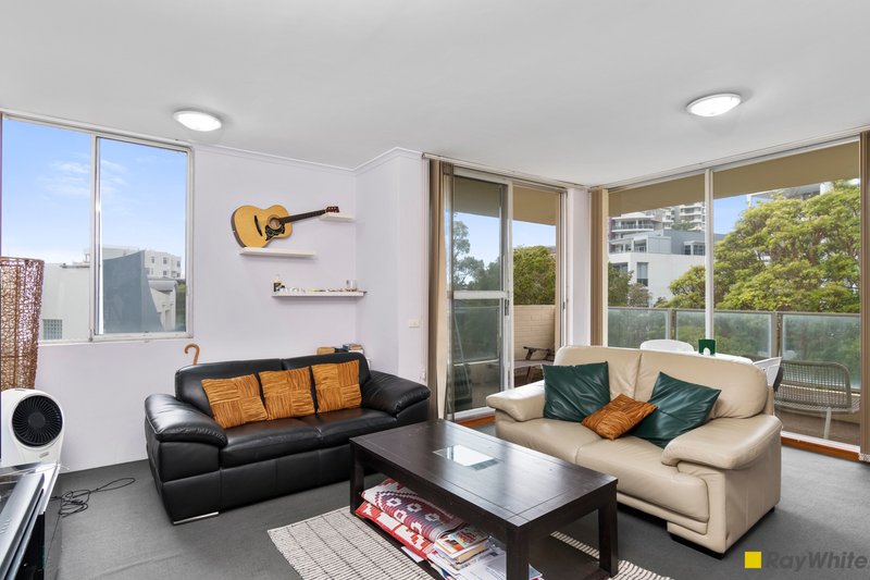 Photo - 15/11-15 Ocean Street, Wollongong NSW 2500 - Image 2