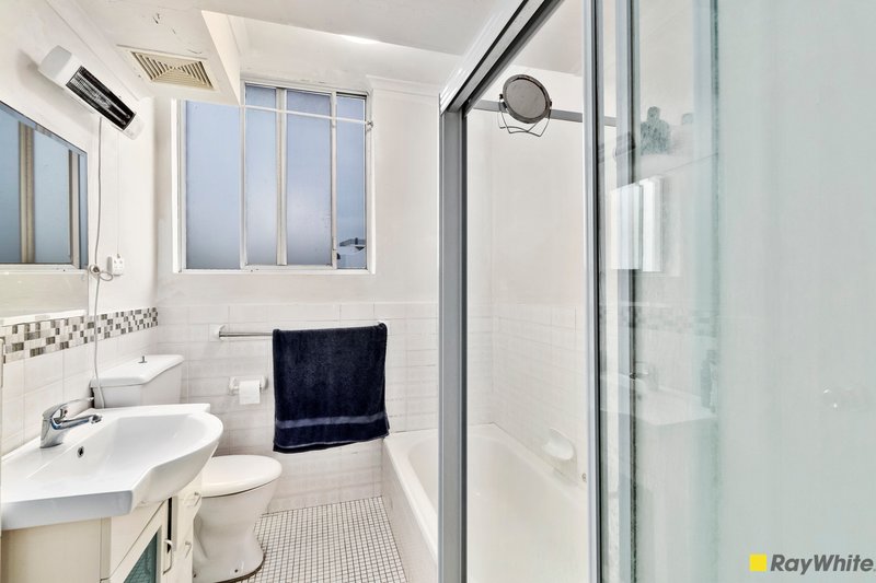 Photo - 15/11-15 Ocean Street, Wollongong NSW 2500 - Image 4