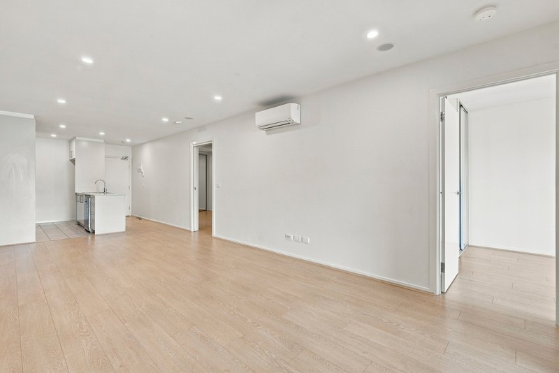 Photo - 15/111 Canberra Avenue, Griffith ACT 2603 - Image 2
