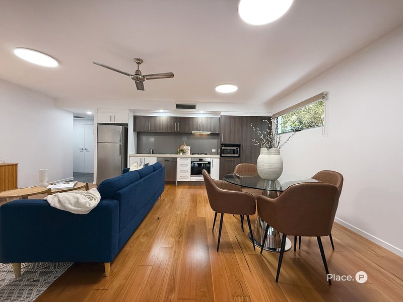 Photo - 15/12 Barramul Street, Bulimba QLD 4171 - Image 4